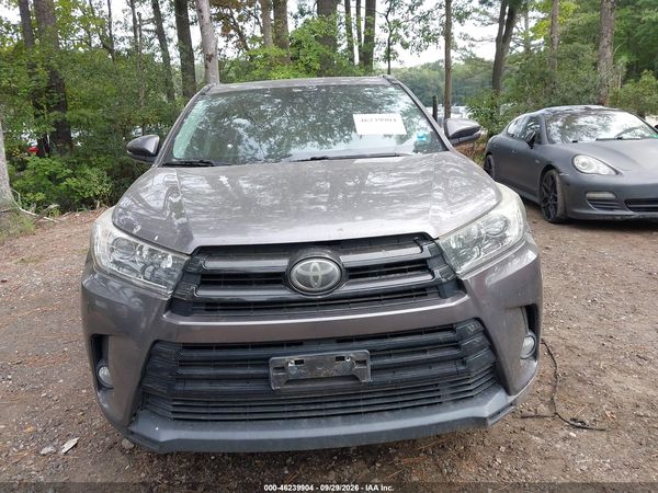 2017 TOYOTA HIGHLANDER SE — I115