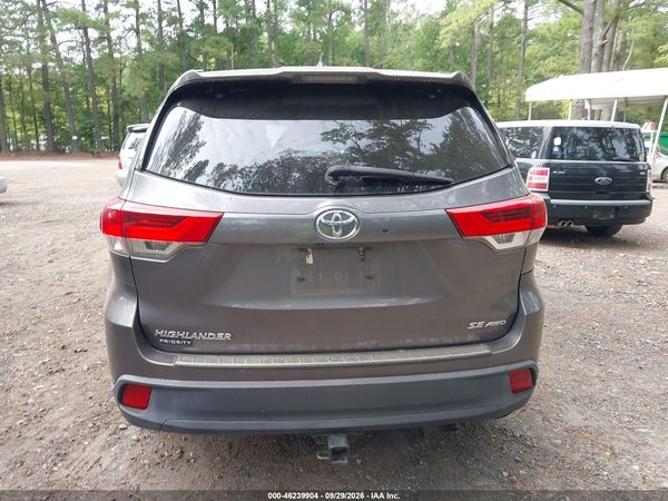 2017 TOYOTA HIGHLANDER SE — I119