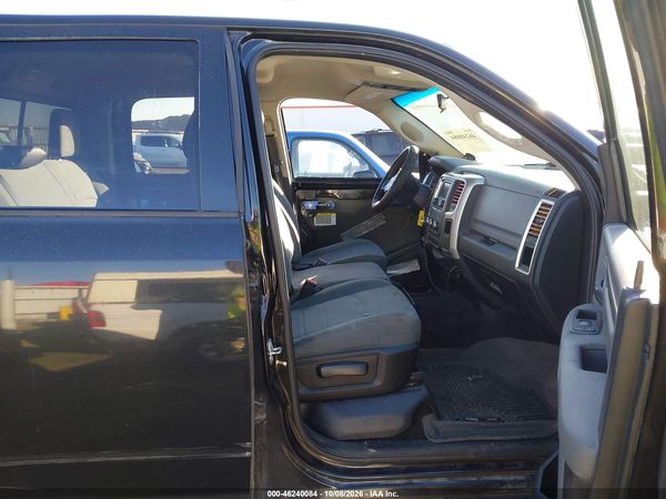 2017 RAM 1500 SLT  4X4 6'4 BOX — I5
