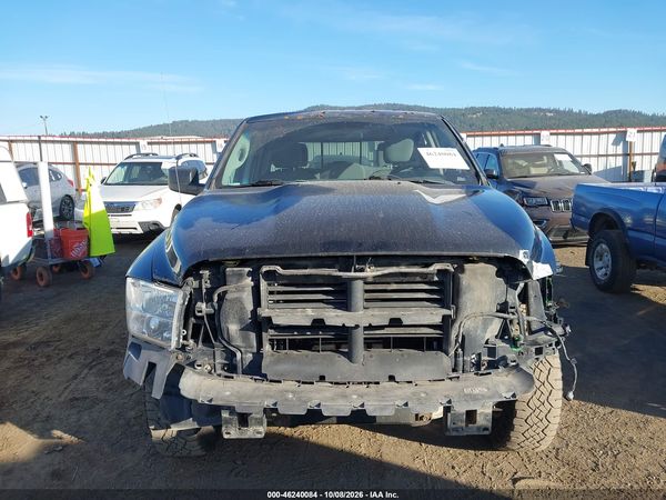 2017 RAM 1500 SLT  4X4 6'4 BOX — I115