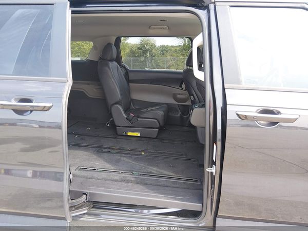 2026 KIA CARNIVAL MPV HYBRID LXS — I8