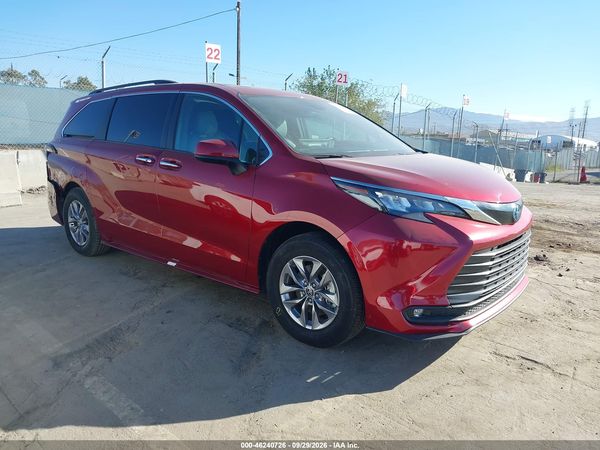 2026 TOYOTA SIENNA XLE — I1