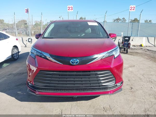 2026 TOYOTA SIENNA XLE — I115