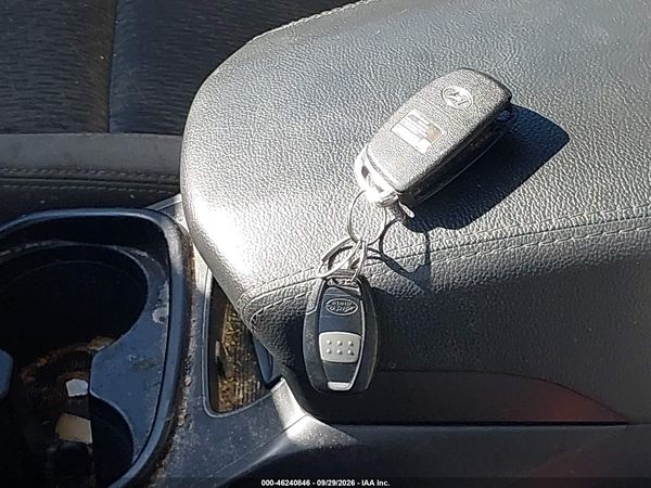 2016 HYUNDAI SANTA FE SE — I11