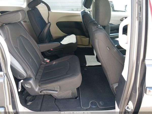 2022 CHRYSLER VOYAGER LX — I8