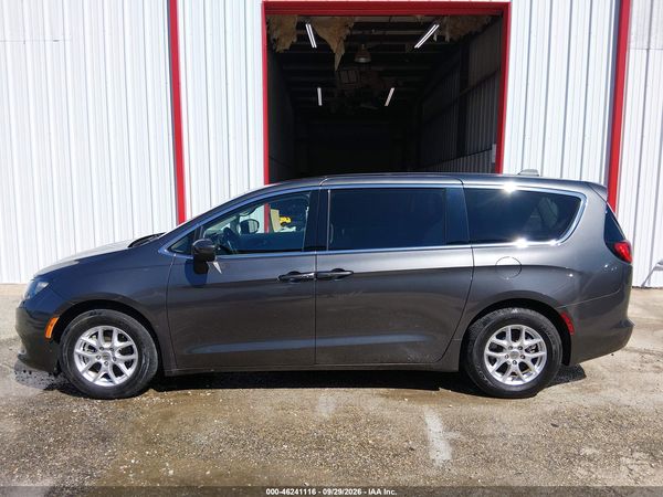 2022 CHRYSLER VOYAGER LX — I117