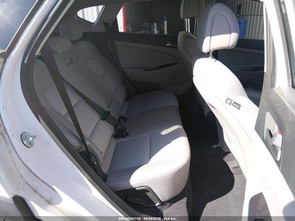 2018 HYUNDAI TUCSON SE — I8