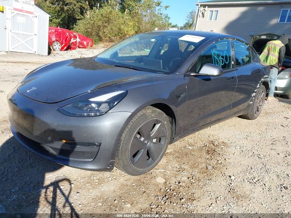 2023 TESLA MODEL 3 — I2