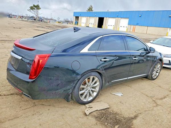 2016 CADILLAC XTS Luxury