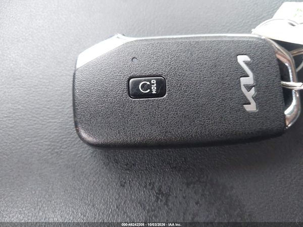2022 KIA SORENTO EX — I11