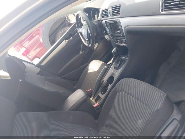 2017 VOLKSWAGEN PASSAT 1.8T S — I5