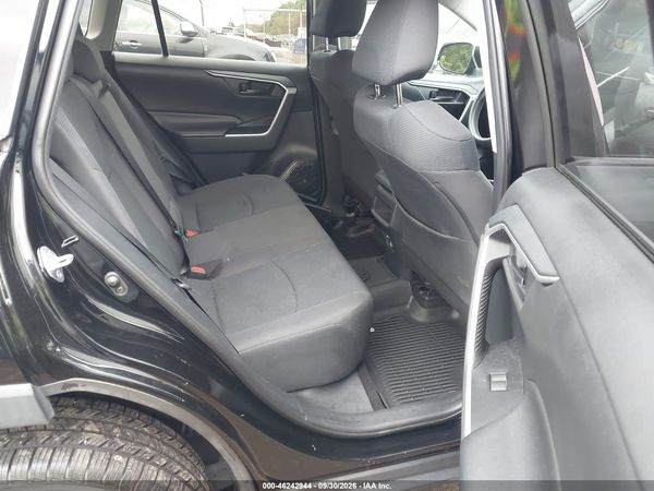 2019 TOYOTA RAV4 LE — I8