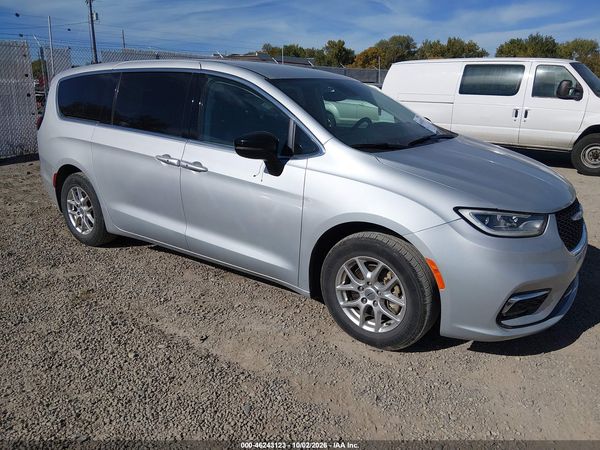 2024 CHRYSLER PACIFICA TOURING L — I1
