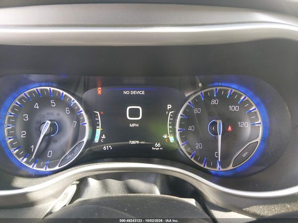 2024 CHRYSLER PACIFICA TOURING L — I7