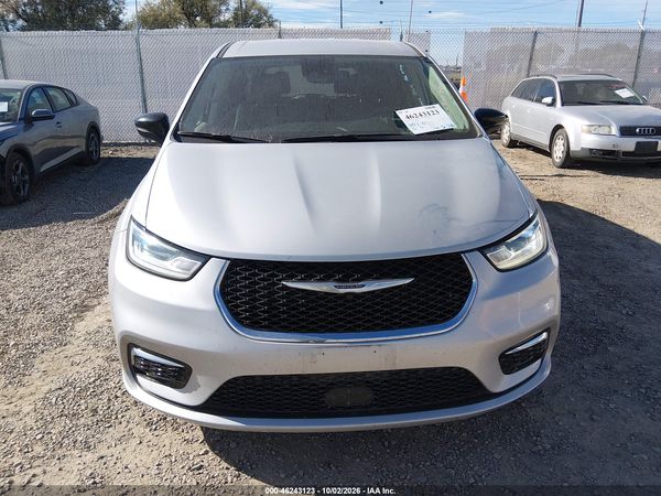 2024 CHRYSLER PACIFICA TOURING L — I115