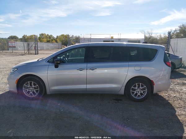 2024 CHRYSLER PACIFICA TOURING L — I117