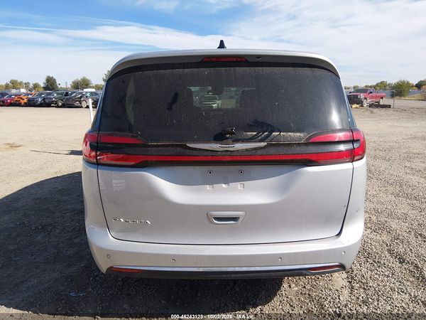 2024 CHRYSLER PACIFICA TOURING L — I119