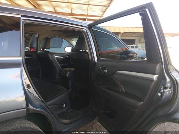 2016 TOYOTA HIGHLANDER XLE V6 — I8
