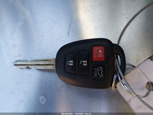 2017 TOYOTA RAV4 XLE — I11