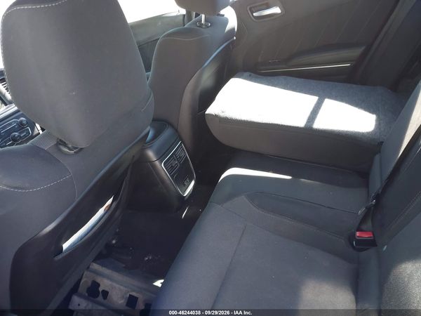 2016 DODGE CHARGER SXT — I8