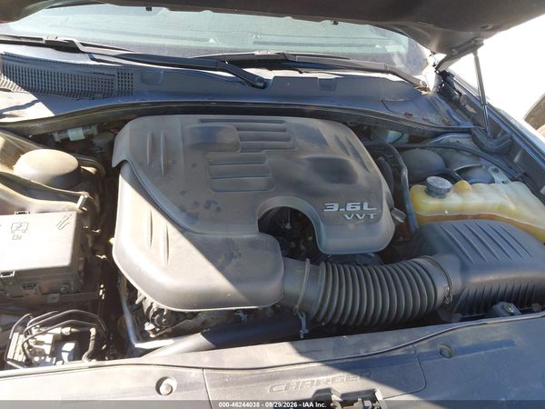 2016 DODGE CHARGER SXT — I10