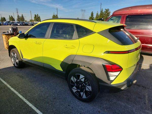 2024 HYUNDAI KONA SE