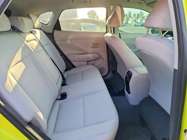 2024 HYUNDAI KONA SE