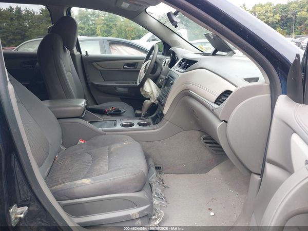 2015 CHEVROLET TRAVERSE LS — I5