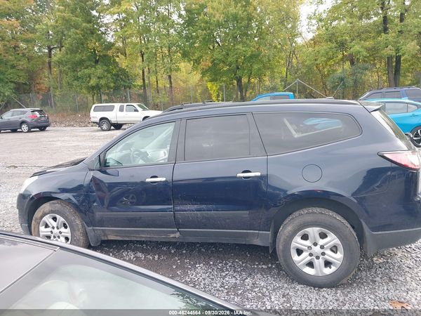 2015 CHEVROLET TRAVERSE LS — I117