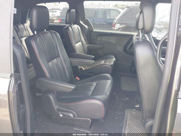 2017 DODGE GRAND CARAVAN GT — I8