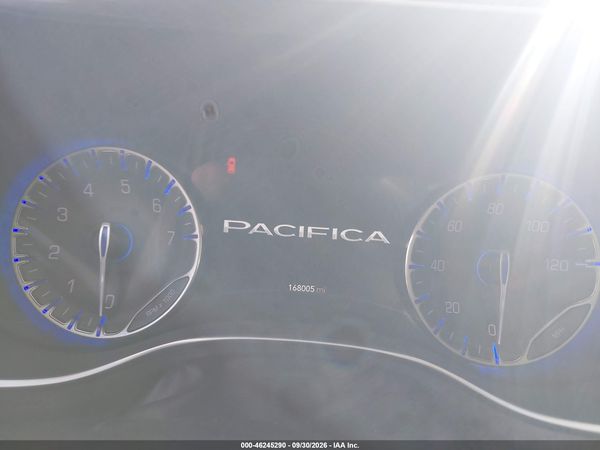 2017 CHRYSLER PACIFICA LIMITED — I7