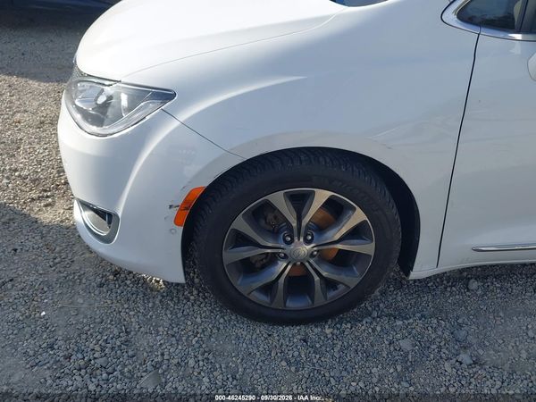 2017 CHRYSLER PACIFICA LIMITED — I152