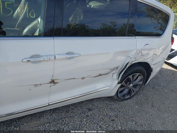 2017 CHRYSLER PACIFICA LIMITED — I153