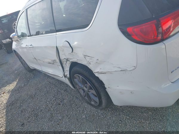2017 CHRYSLER PACIFICA LIMITED — I154