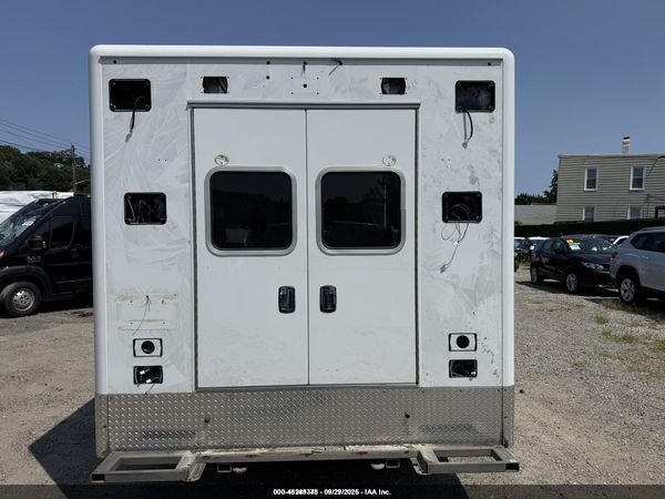 2022 RAM 4500 CHASSIS TRADESMAN/SLT — I8
