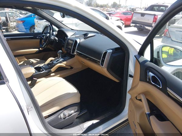 2016 PORSCHE CAYENNE — I5