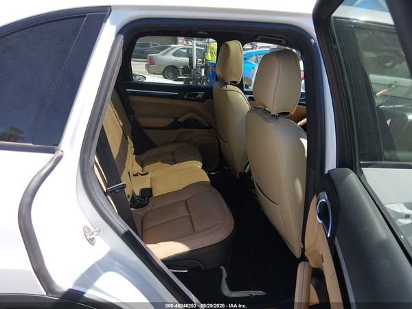 2016 PORSCHE CAYENNE — I8