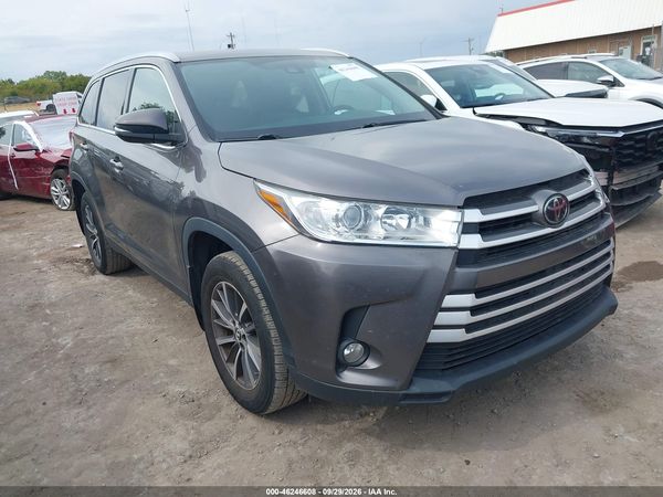 2019 TOYOTA HIGHLANDER XLE — I1