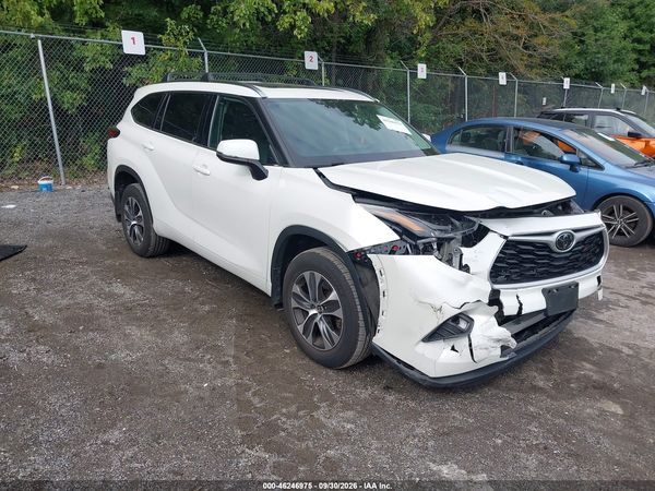 2021 TOYOTA HIGHLANDER XLE — I1