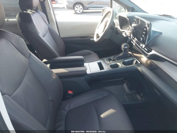 2023 TOYOTA SIENNA PLATINUM — I5