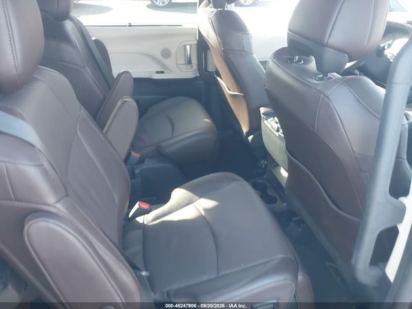 2023 TOYOTA SIENNA PLATINUM — I8