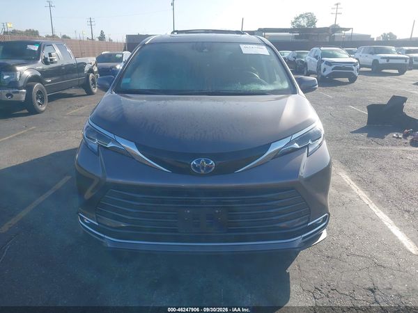 2023 TOYOTA SIENNA PLATINUM — I115