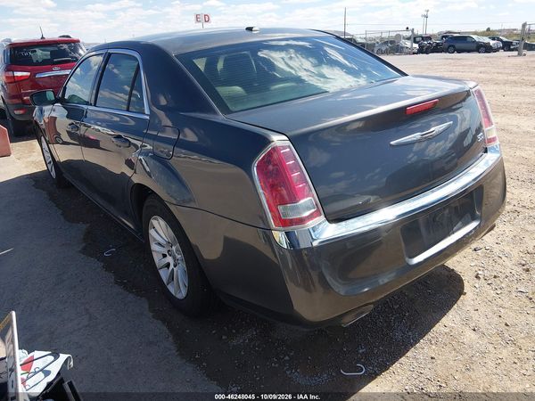 2014 CHRYSLER 300 — I3