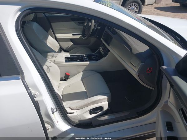 2016 JAGUAR XF 35T PREMIUM — I5