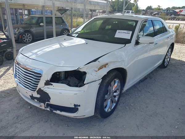 2016 CHRYSLER 300 — I2