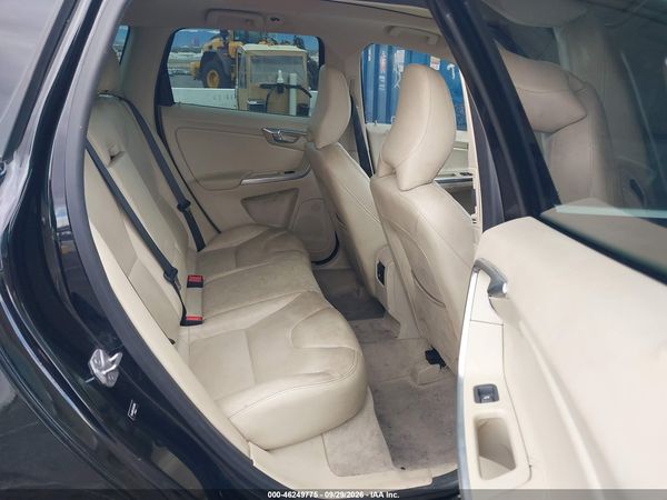 2016 VOLVO XC60 T5 DRIVE-E PREMIER — I8