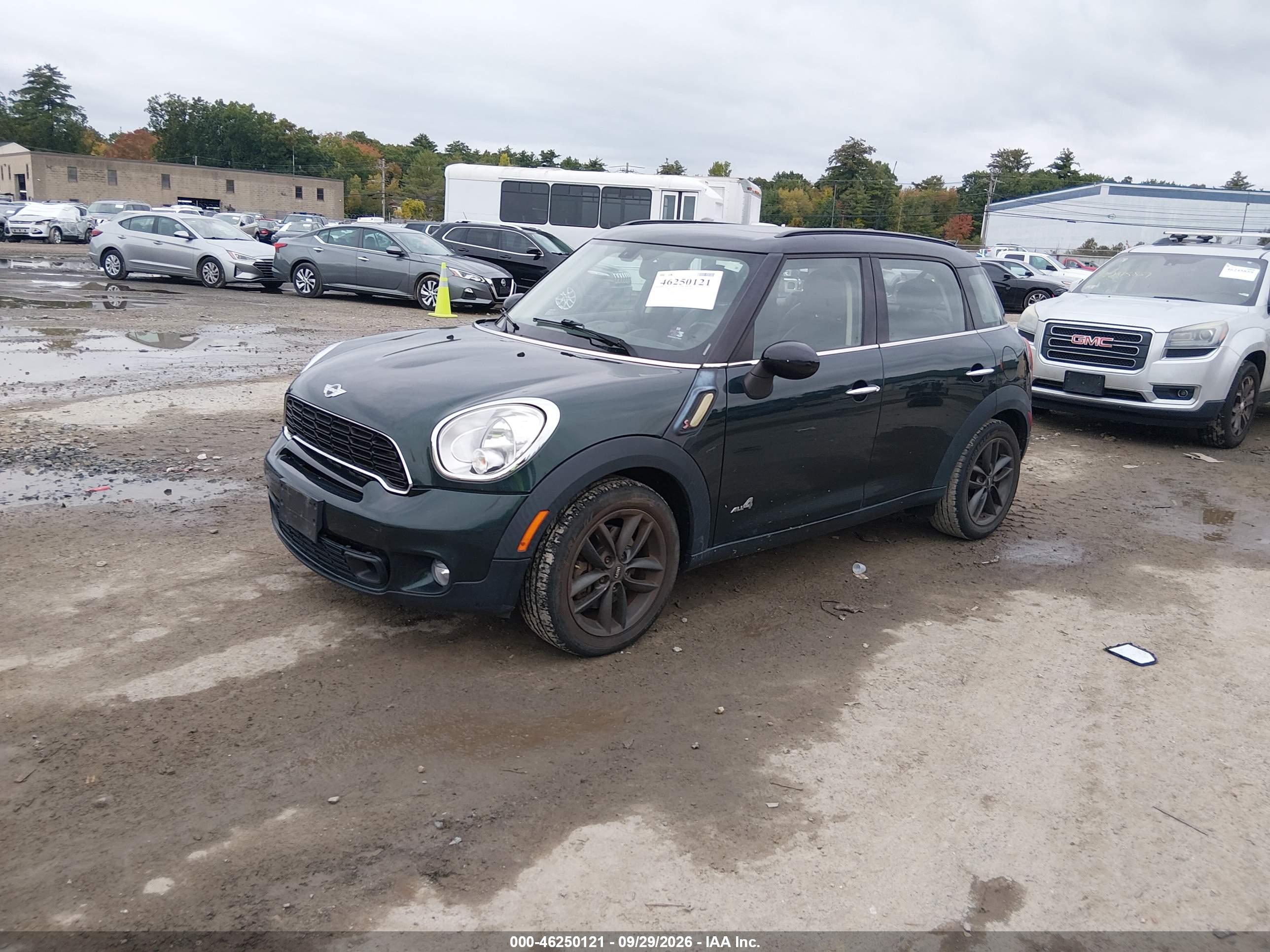 2013 MINI COUNTRYMAN COOPER S — I2