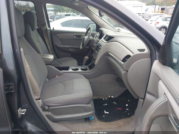 2013 CHEVROLET TRAVERSE LS — I5