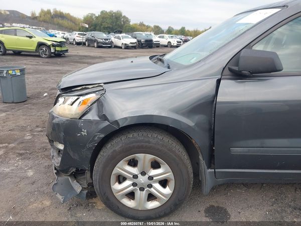 2013 CHEVROLET TRAVERSE LS — I153