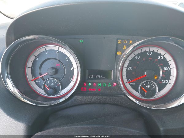 2012 DODGE GRAND CARAVAN SXT — I7